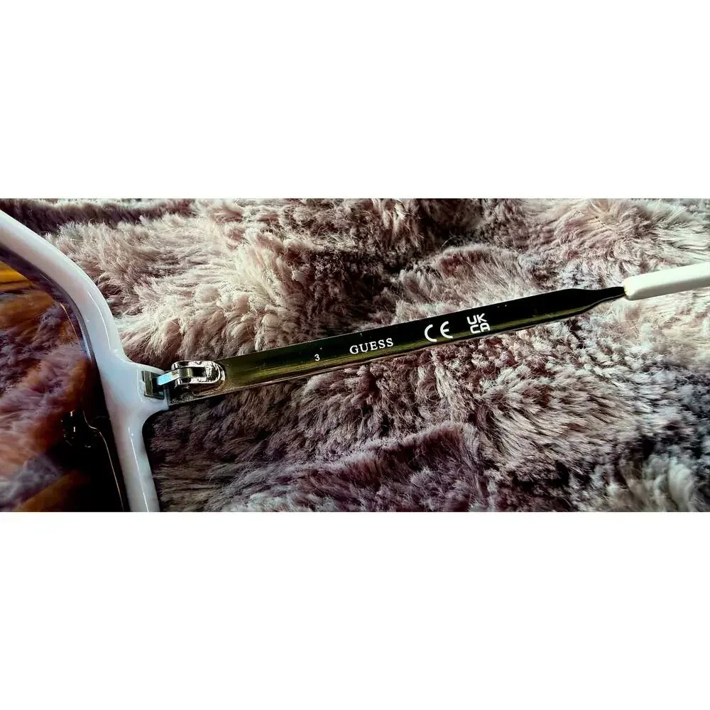 GUESS Factory White Shield Sunglasses with Blue Gradient Lenses NWT 🔥